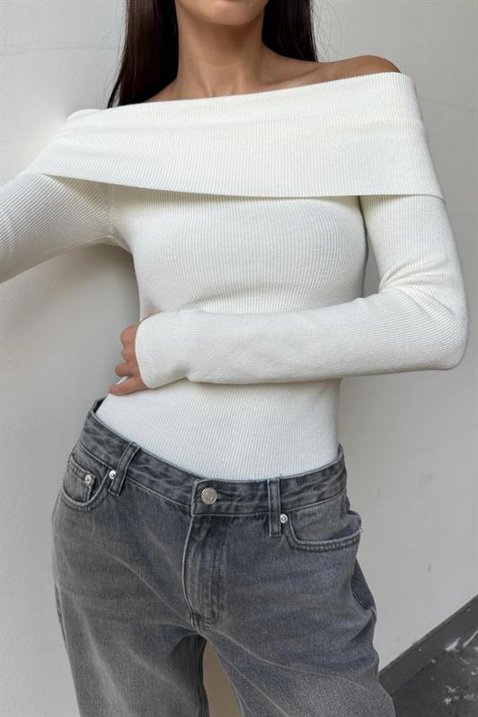 MDX White Madonna Collar Long Sleeve Sweater MG2184 - West Lafayette