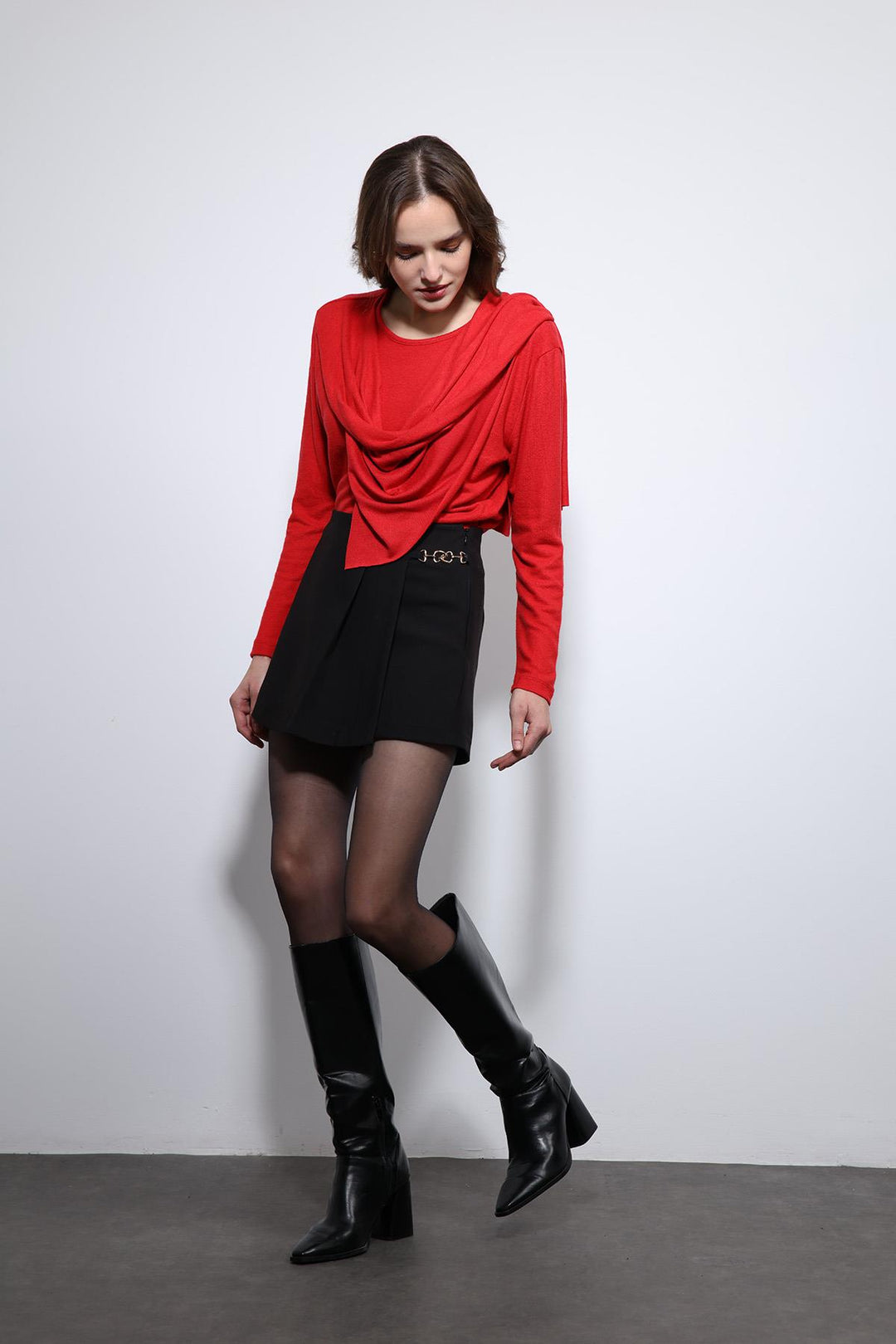 ANT Antioch Kırmızı Drapeli Şal Detaylı Top - Saint-Quentin