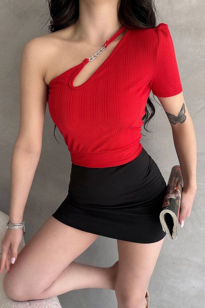 Red Single Shoulder Chain Detailed Crop Blouse BCDF-252179 - Thun