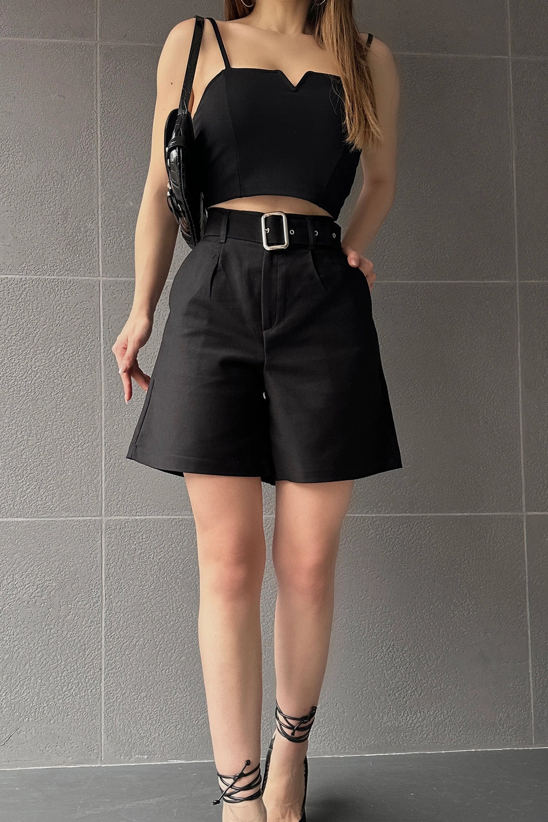 Dark Black Bird Eye Belted Wide Leg Mom Fit Shorts BCDF-233500 - Zákynthos