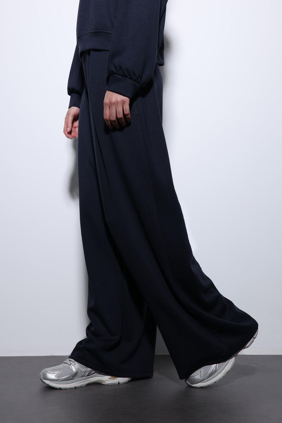 ANT Antioch Navy Wide Leg Relaxed Women's Suit - La Vergne