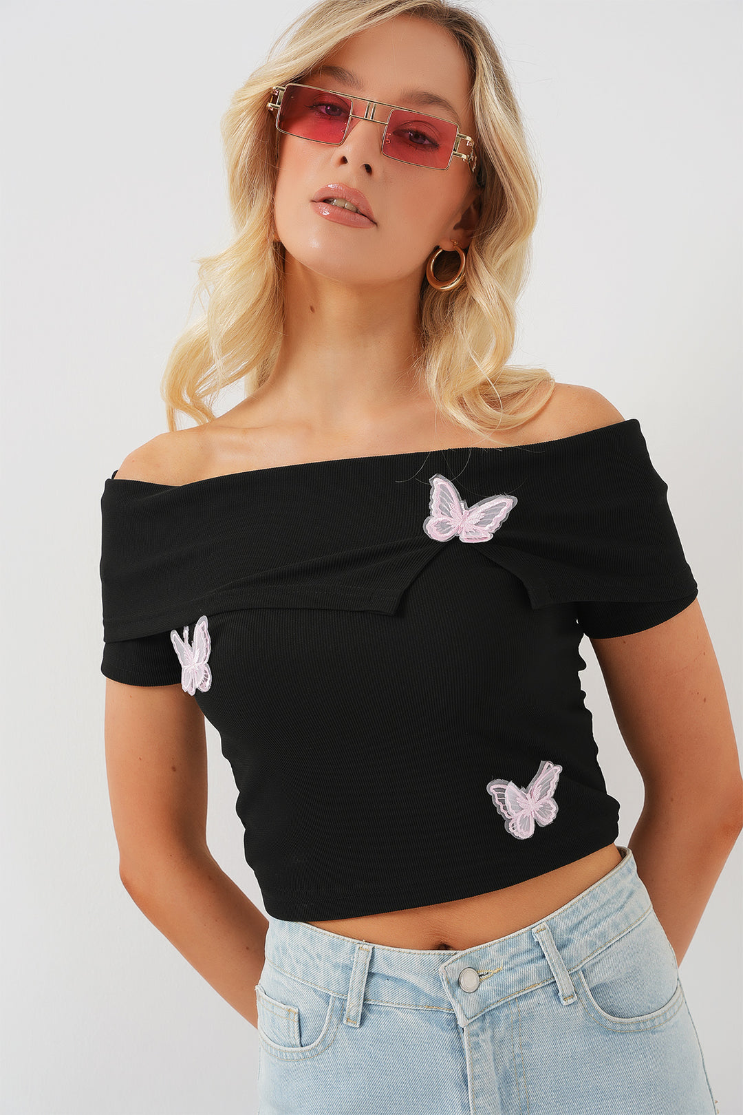 BGD Women Madonna Neck Butterfly Detailed Blouse 957 - Black - Chilón