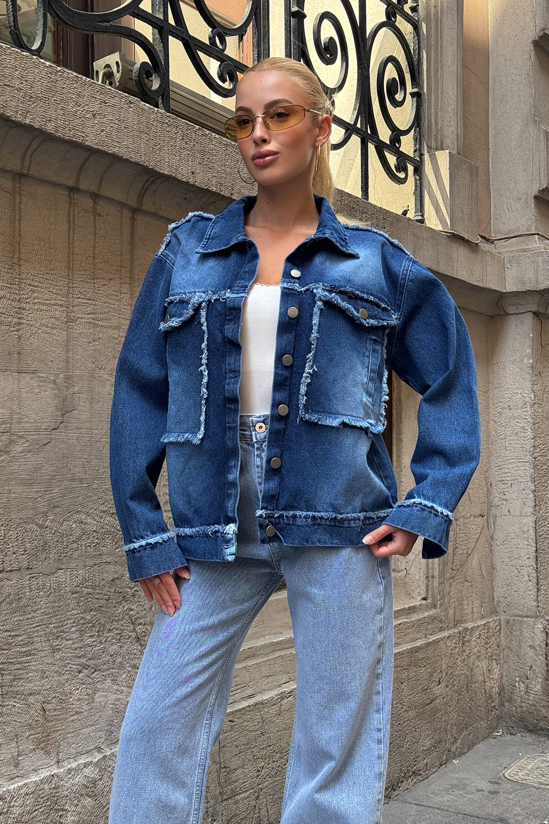 Blue Double Pocket Fringed Distressed Denim Jacket BCHESQ-251151 - Amersfoort