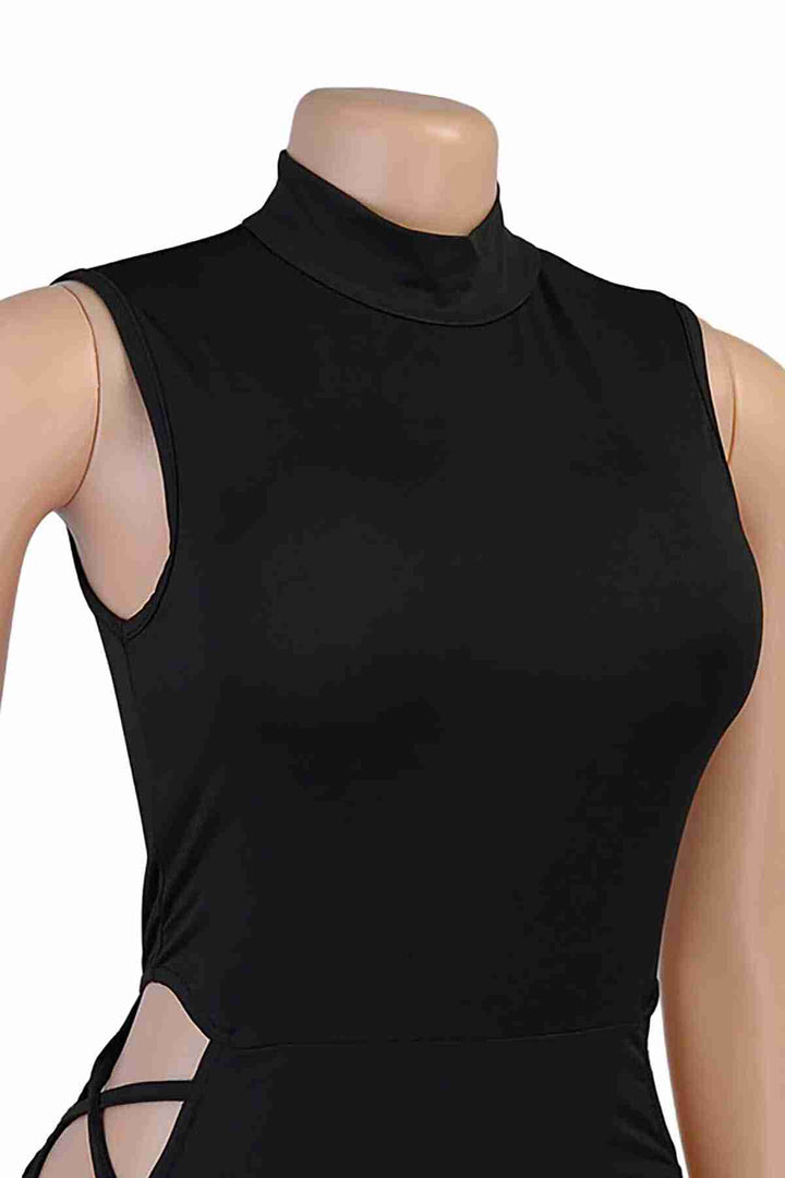 IGR Women Merry See فستان أسود مع فتحة صدر - ناربون