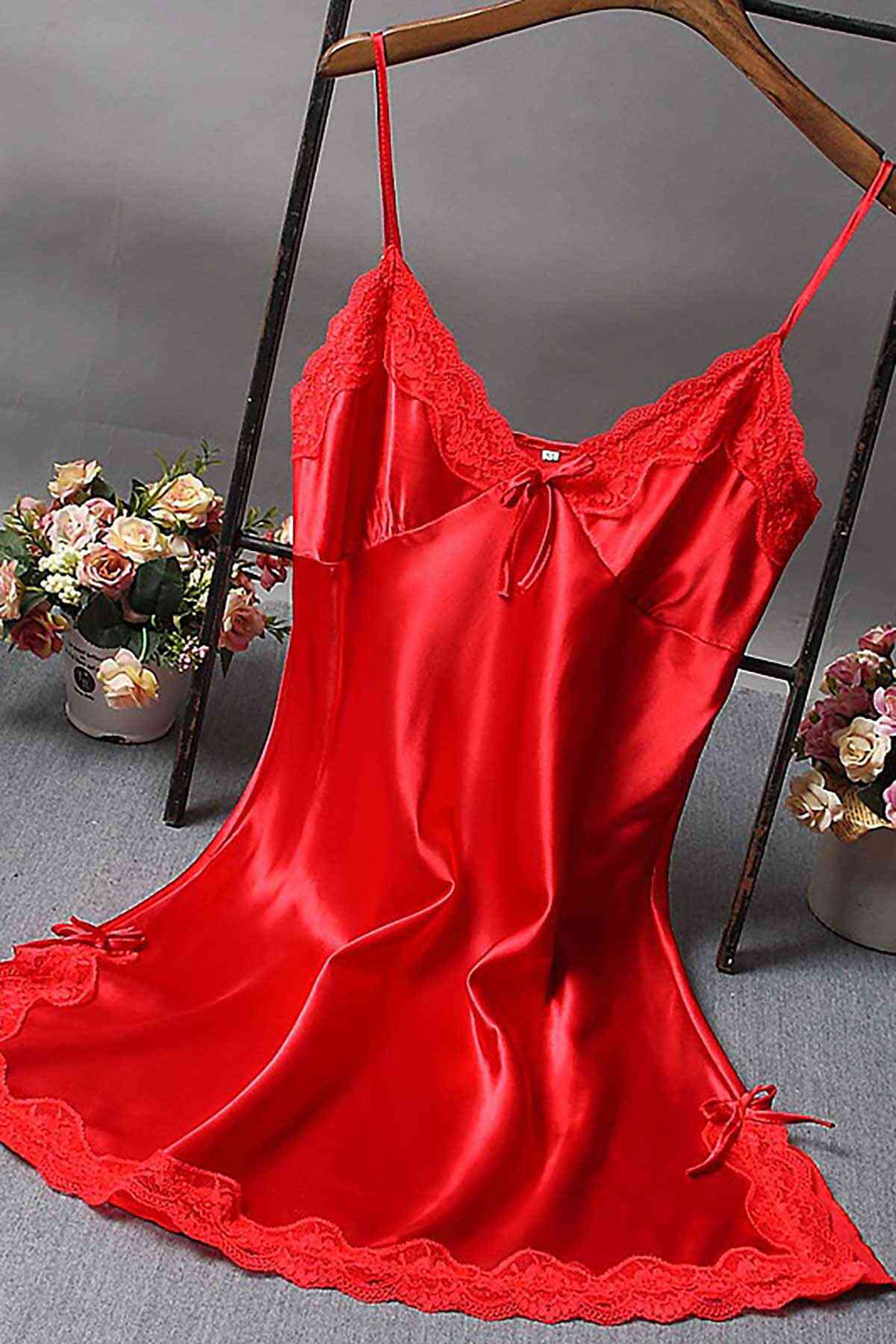 ثوب نوم IGR Women Merry See Lace قصير من الساتان باللون الأحمر - Hesperia