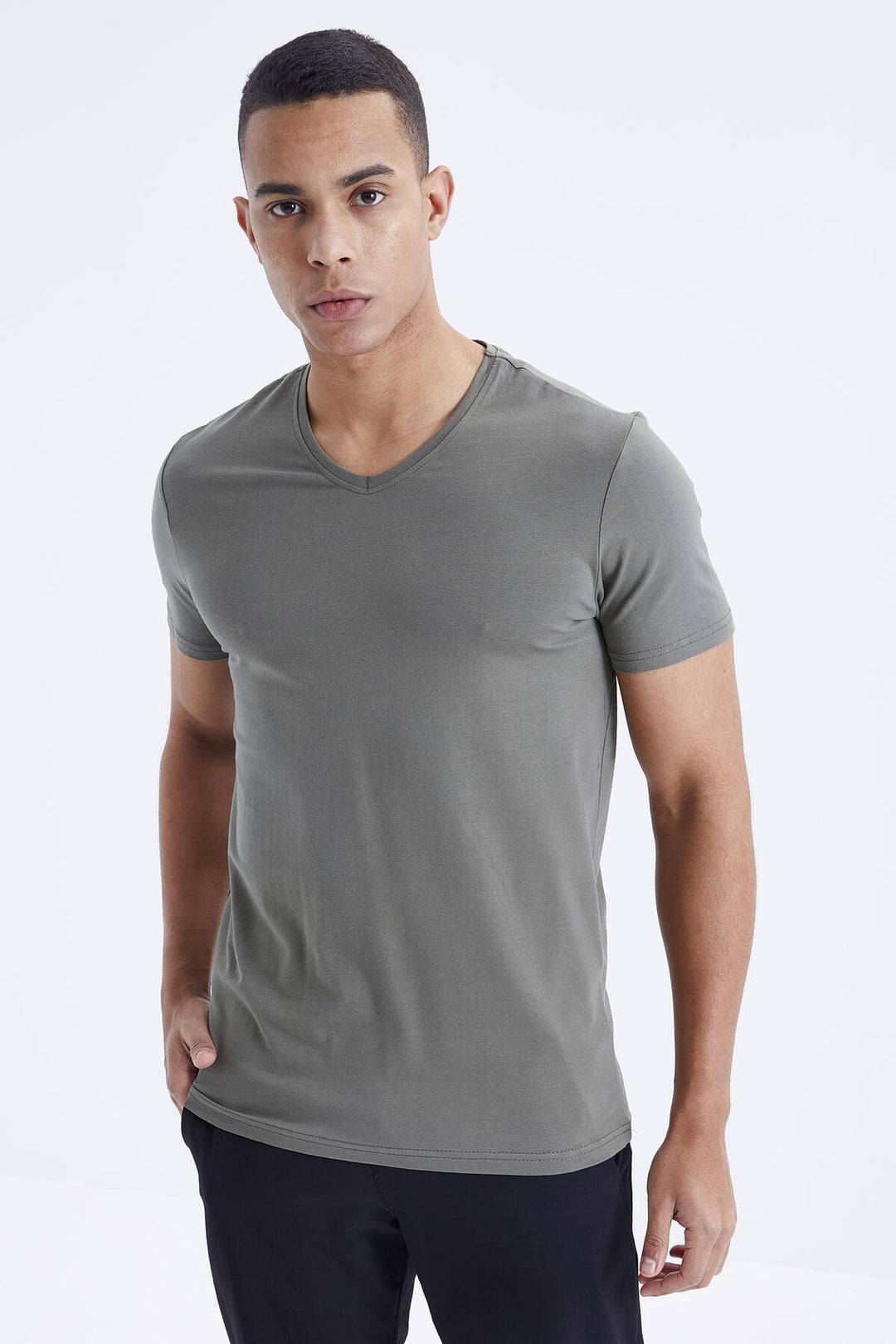 TMY Çağla Basic Short Sleeve Standard Fit V-Neck Men's T-Shirt - 87912 - Pervomaisk
