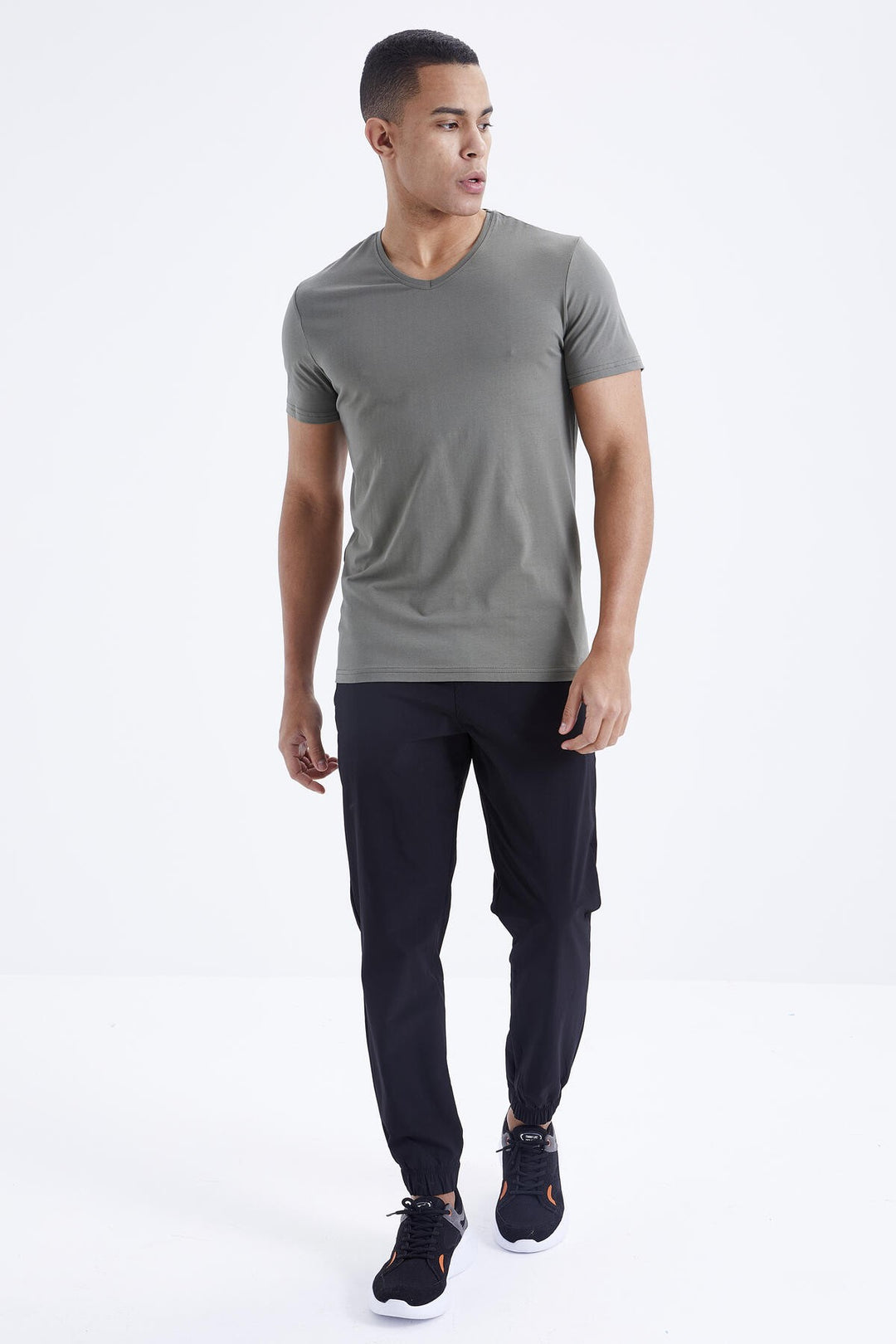TMY Çağla Basic Short Sleeve Standard Fit V-Neck Men's T-Shirt - 87912 - Pervomaisk