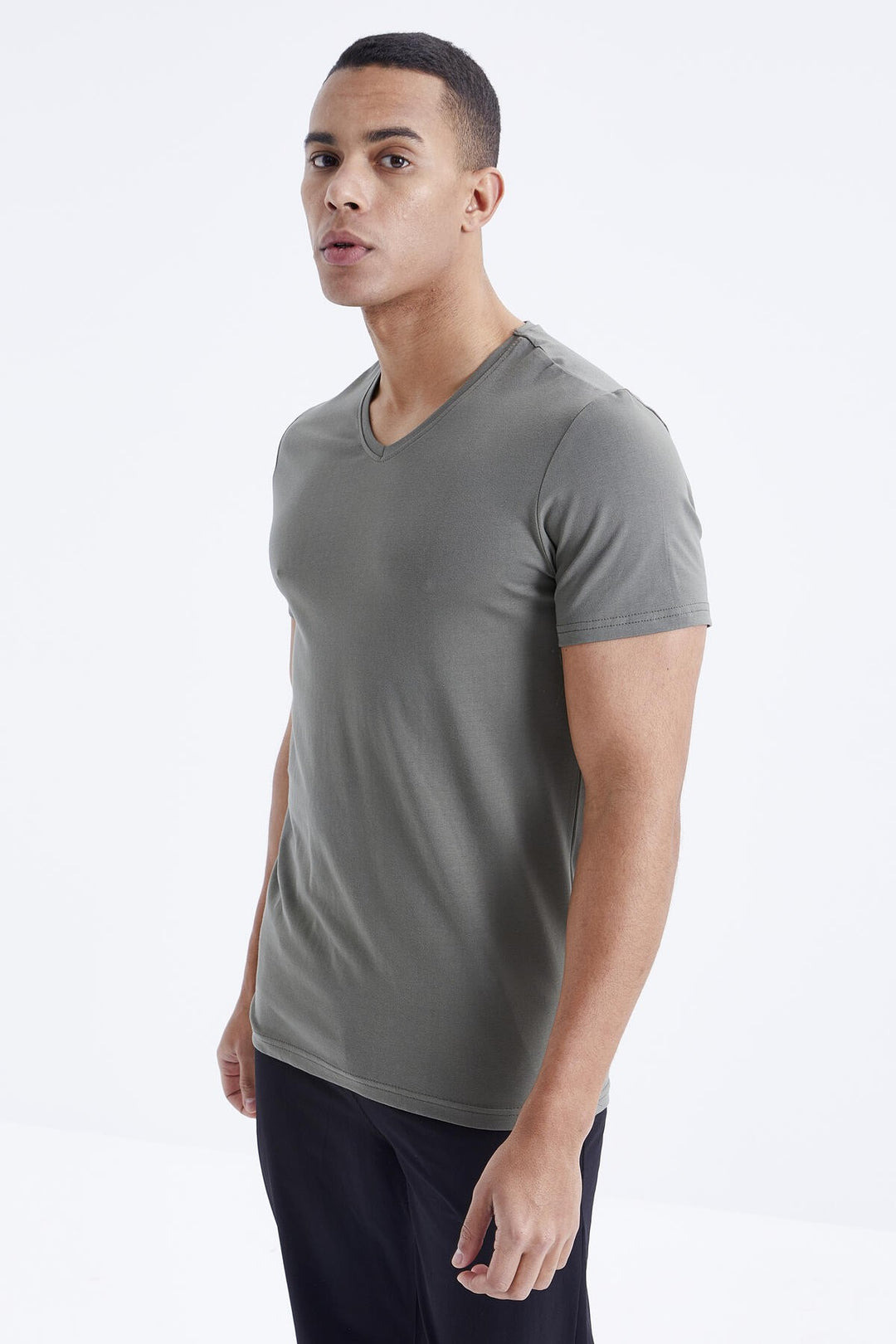 TMY Çağla Basic Short Sleeve Standard Fit V-Neck Men's T-Shirt - 87912 - Pervomaisk