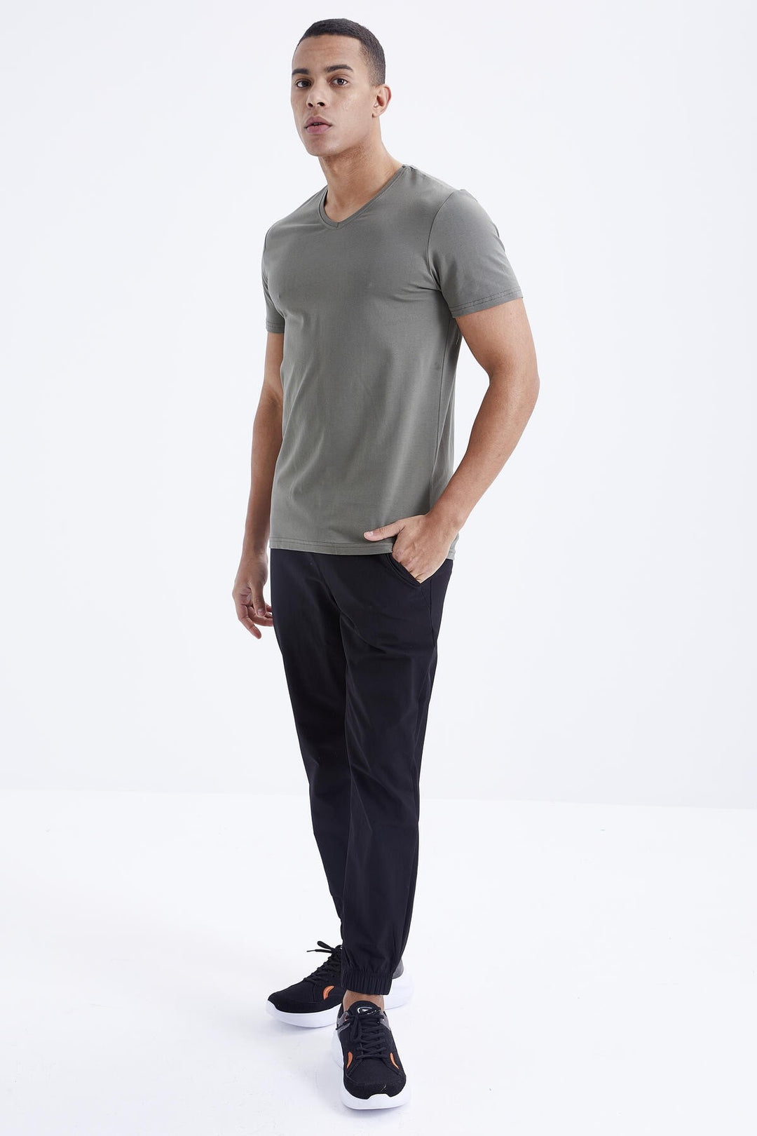 TMY Çağla Basic Short Sleeve Standard Fit V-Neck Men's T-Shirt - 87912 - Pervomaisk