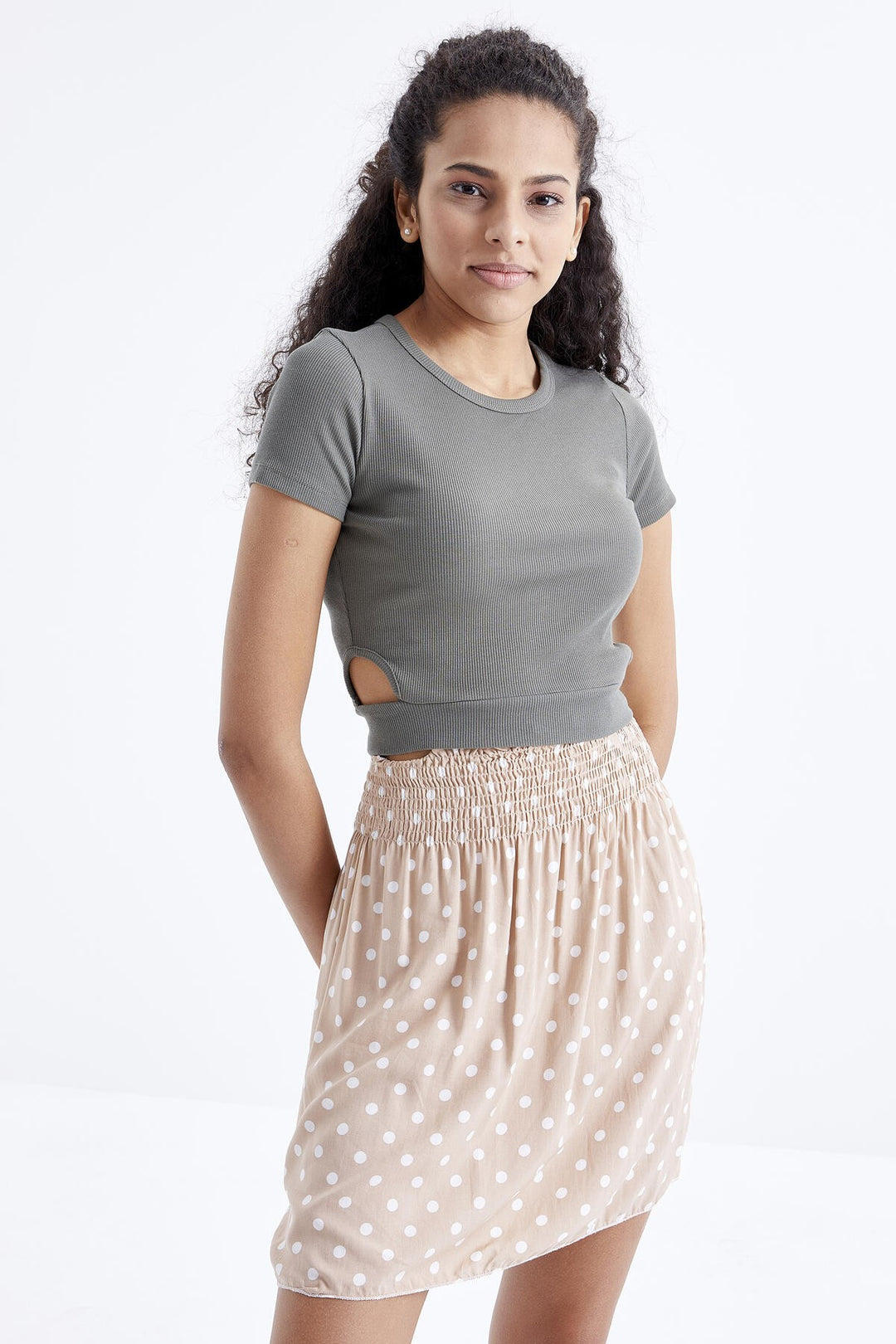 TMY Çağla Basic Side Windowed O Neck Women Crop Top T-Shirt - 97207 - Columbus