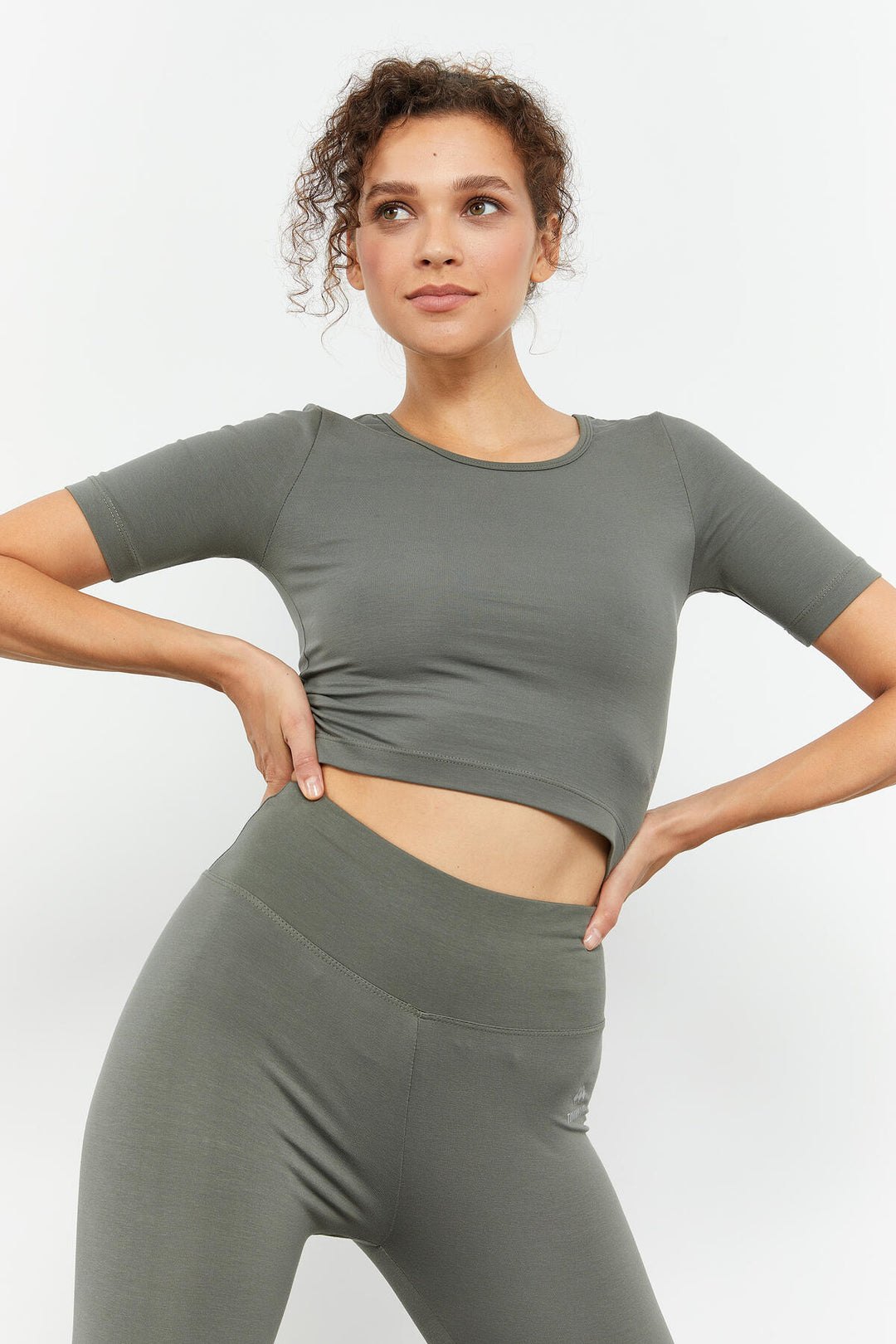 TMY Çağla Short Sleeve Slim Fit O Neck Women's Crop Top T-Shirt - 97149 - Bremen