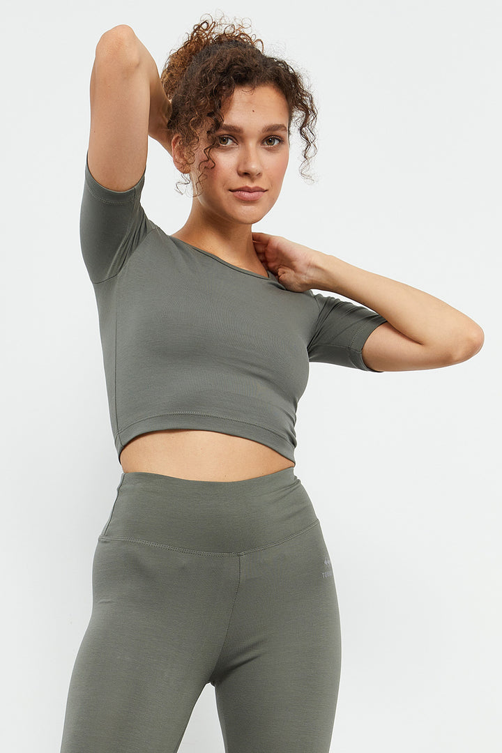 TMY Çağla Short Sleeve Slim Fit O Neck Women's Crop Top T-Shirt - 97149 - Bremen