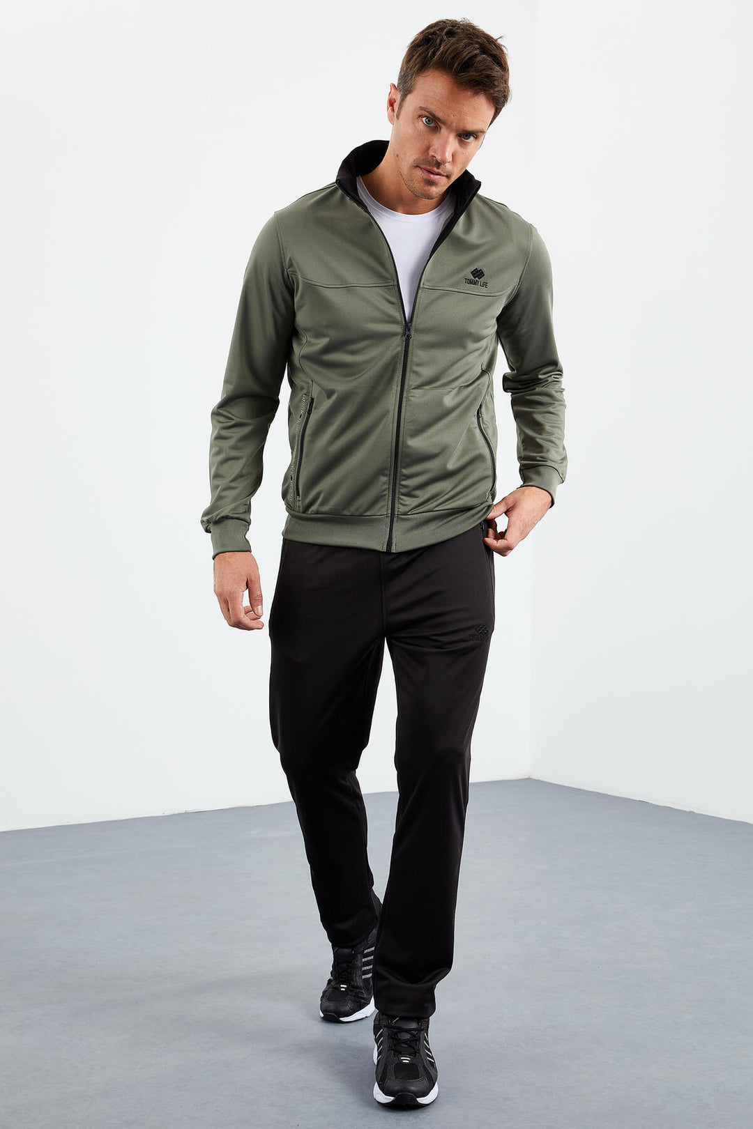TMY Çağla - Black High Neck Zippered Standard Fit Classic Cuff Men's Tracksuit - 85162 - Kamp-Lintfort
