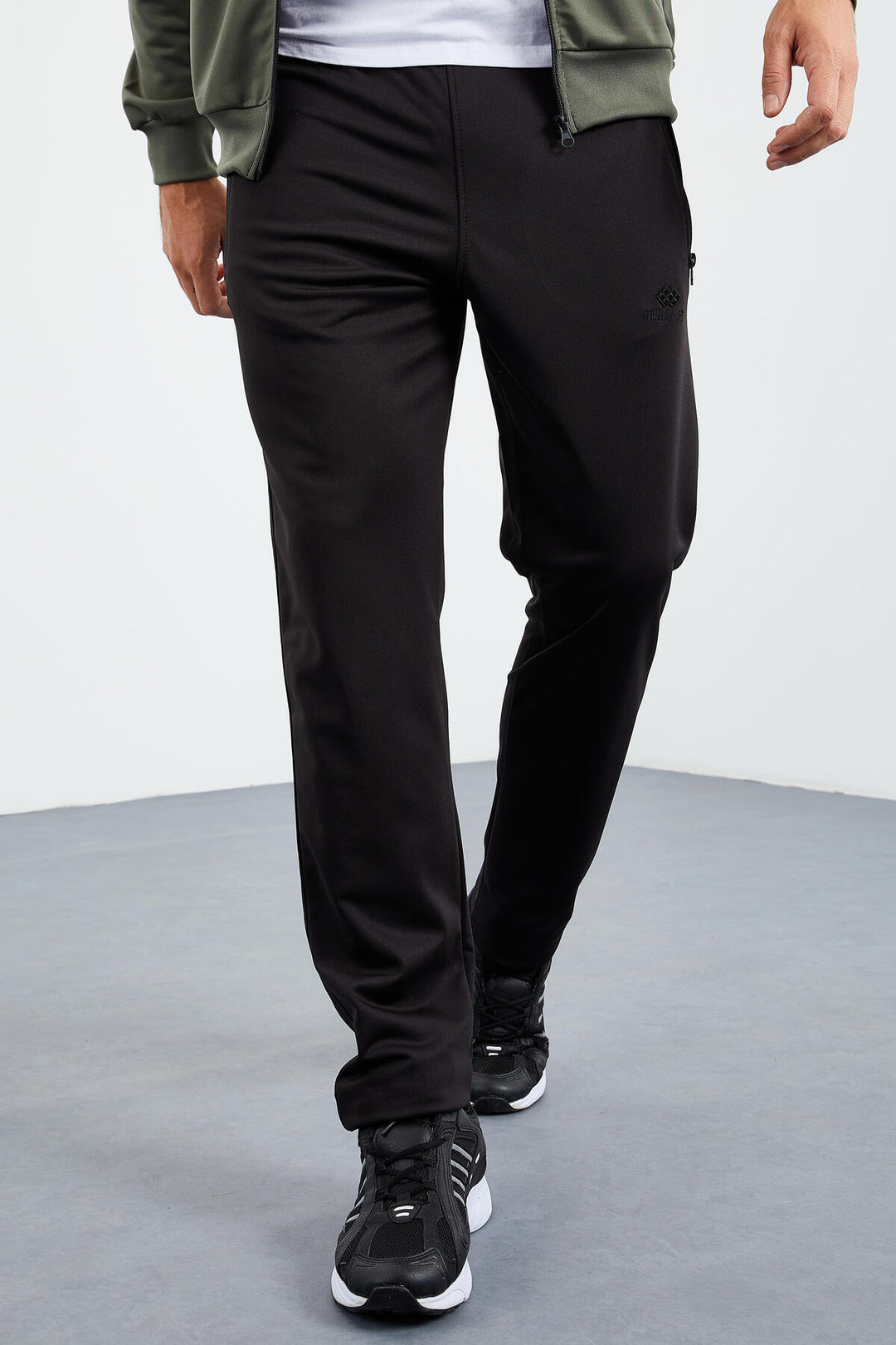TMY Çağla - Black High Neck Zippered Standard Fit Classic Cuff Men's Tracksuit - 85162 - Kamp-Lintfort