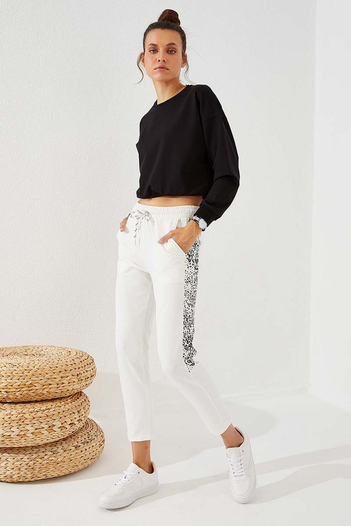 بنطال رياضي TMY Ecru Sides Leopard Pattern ذو قصة ضيقة للنساء - 94572 - Weslaco