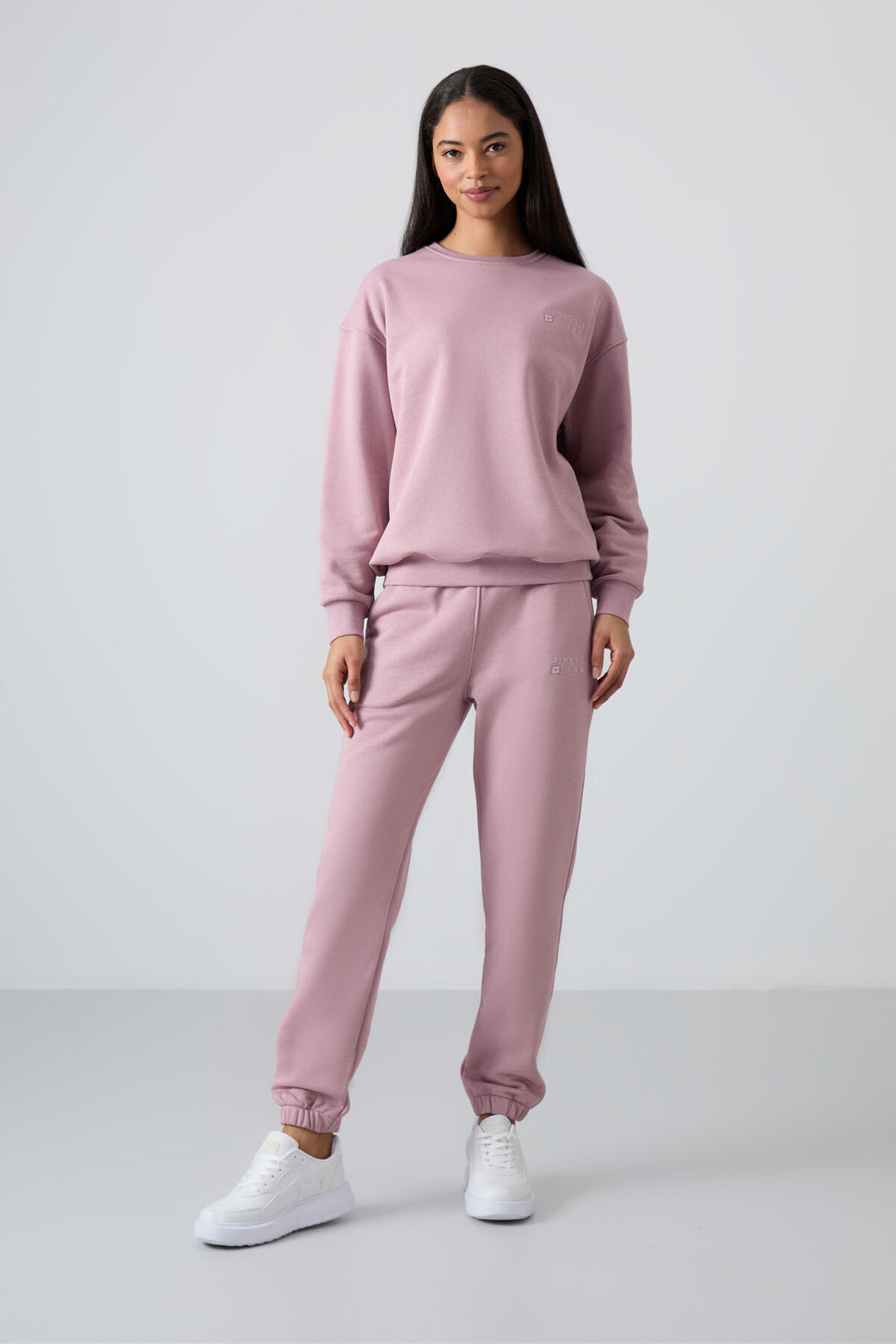 طقم رياضي نسائي TMY Dried Rose برقبة دائرية وأكمام مطاطية كبيرة الحجم - 95287 - Huesca