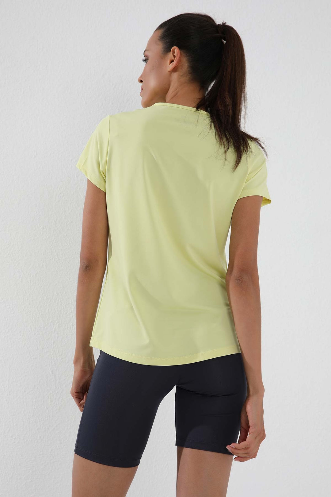 TMY Lemon Basic Short Sleeve Standard Fit Round Neck Women's T-Shirt - 97144 - Manhattan