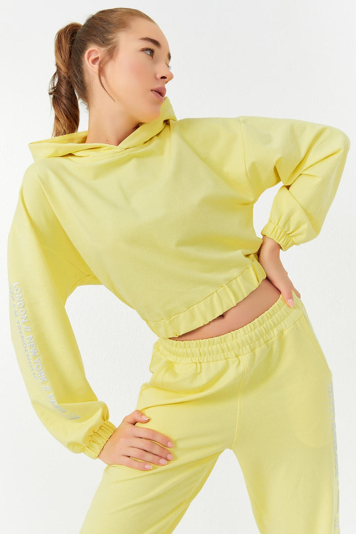 بدلة رياضية نسائية كبيرة الحجم بغطاء للرأس من TMY Lemon مطبوعة - 95295 - روزندال