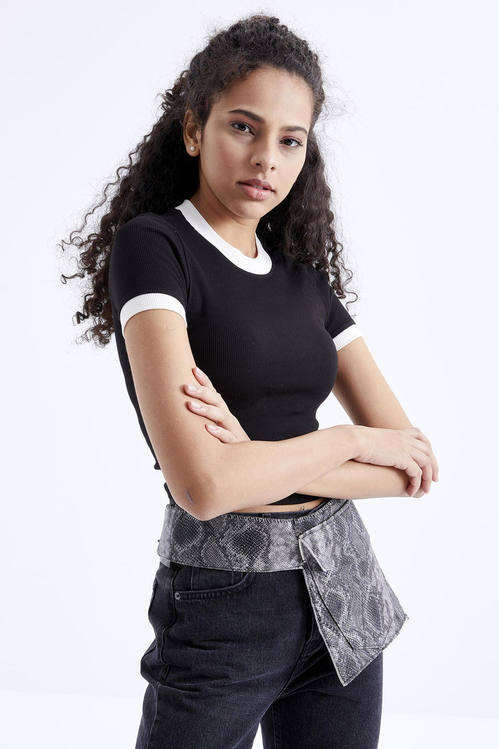 TMY Black Basic Arm Detailed O Neck Women's Crop Top T-Shirt - 97200 - Jersey City