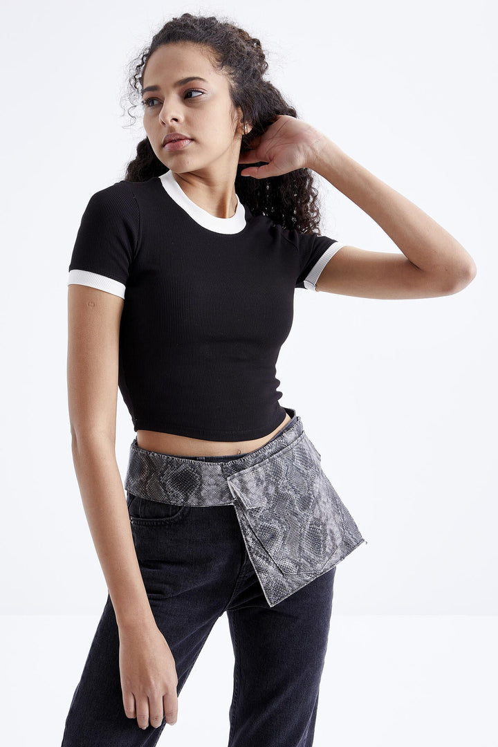 TMY Black Basic Arm Detailed O Neck Women's Crop Top T-Shirt - 97200 - Jersey City