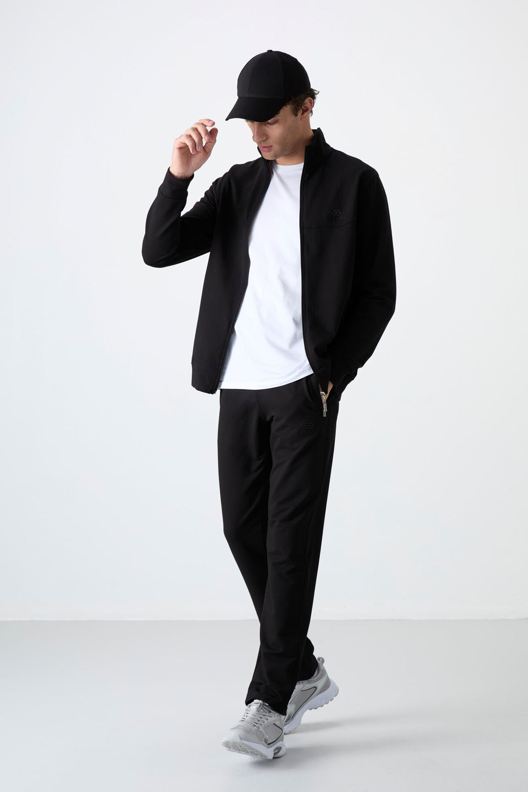 TMY Black High Neck Zippered Comfort Fit Classic Cuff Men's Tracksuit - 85072 - Meriden