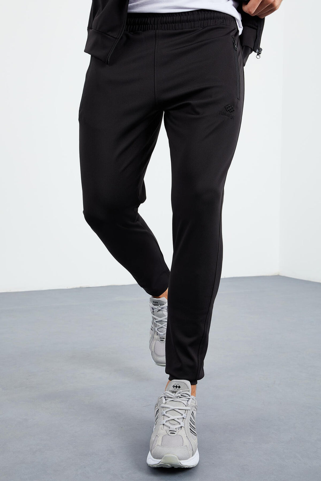TMY Black High Neck Zippered Standard Fit Cuffed Men's Tracksuit - 85160 - Miramar