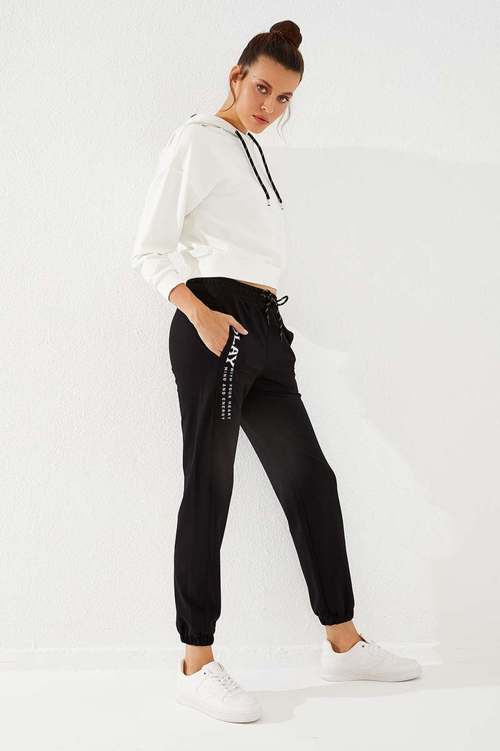 TMY Black High Waist Embroidered Comfort Fit Elastic Cuff Women's Sweatpants - 94573 - Solingen
