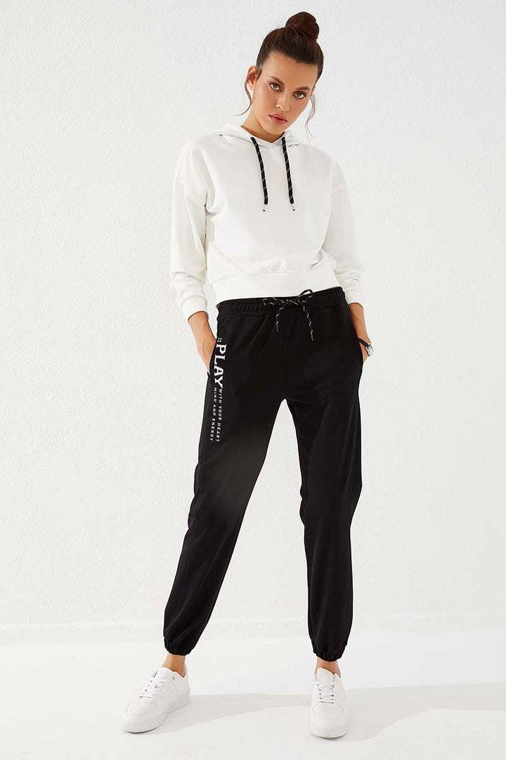TMY Black High Waist Embroidered Comfort Fit Elastic Cuff Women's Sweatpants - 94573 - Solingen