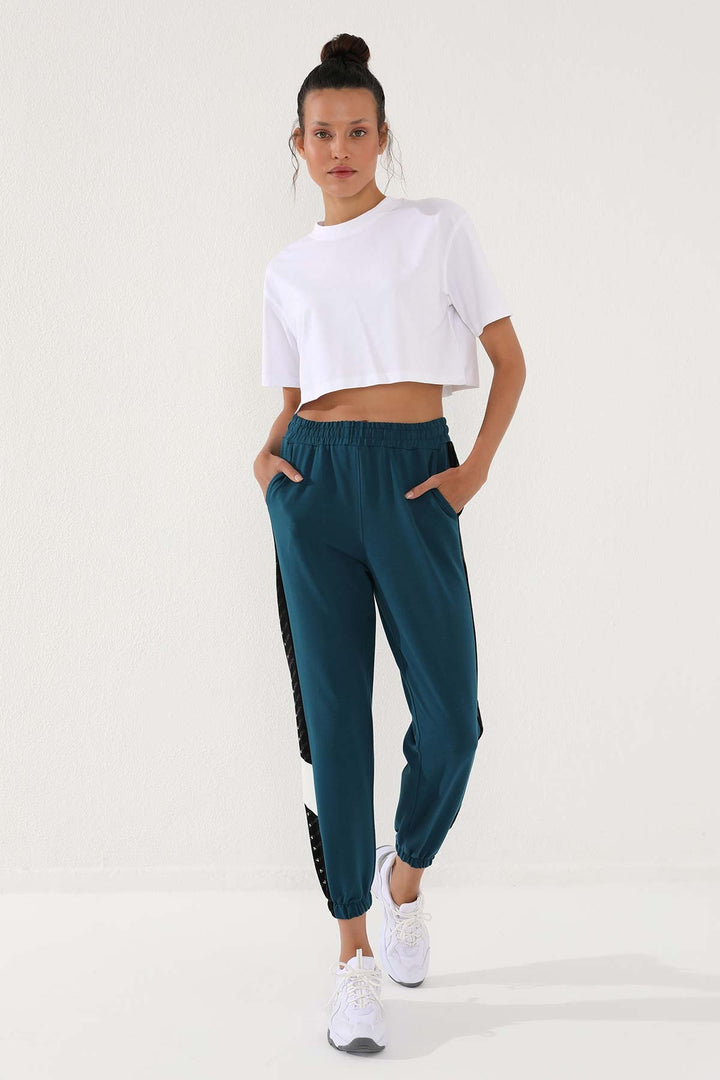 بنطال رياضي TMY Emerald Dotted Striped Detailed Jogger مريح ذو أساور مرنة للنساء - 94579 - Mafamude