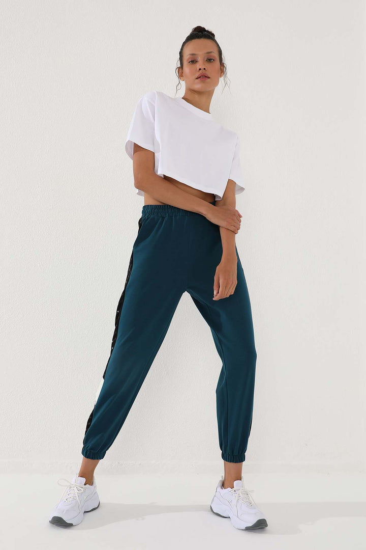بنطال رياضي TMY Emerald Dotted Striped Detailed Jogger مريح ذو أساور مرنة للنساء - 94579 - Mafamude