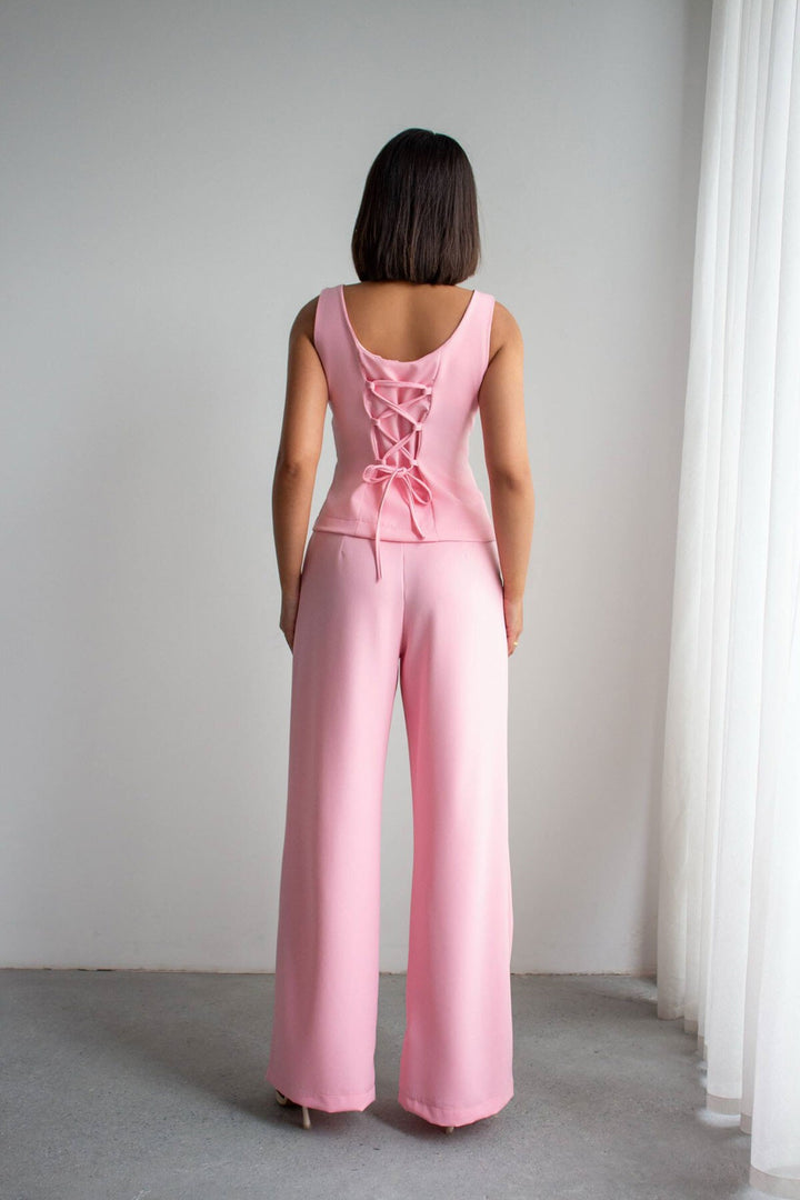 Pembe Brit Detaylı Kare Yaka Crep Bluz Ve Pantolon Alt Üst Takım BCHN-2626844 - Almere