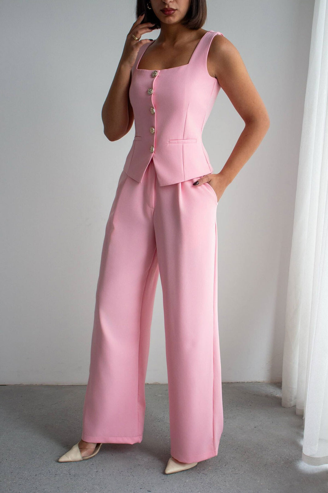 Pembe Brit Detaylı Kare Yaka Crep Bluz Ve Pantolon Alt Üst Takım BCHN-2626844 - Almere