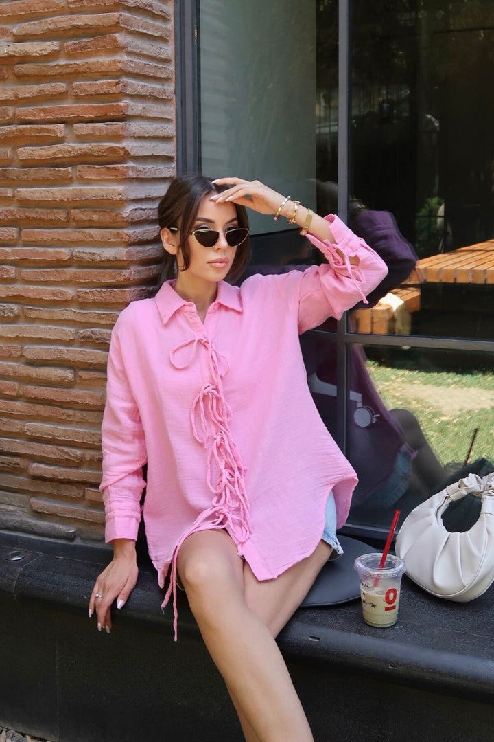 Pembe Düğme Detaylı Bağlamalı Müslin Gömlek - Gllogovc