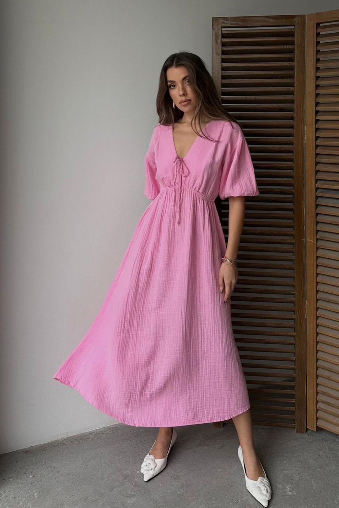 Pembe V Yaka Beli Lastikli Kısa Kol Müslin Kumaş Elbise - Oak Creek