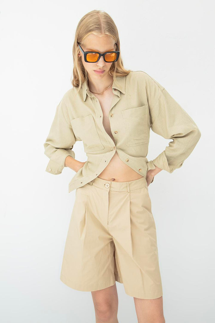 BSL Women Pleated Bermuda Shorts - Weißenfels