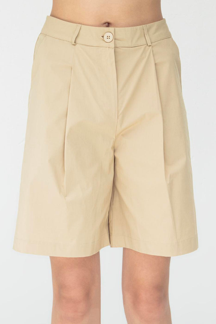 BSL Women Pleated Bermuda Shorts - Weißenfels