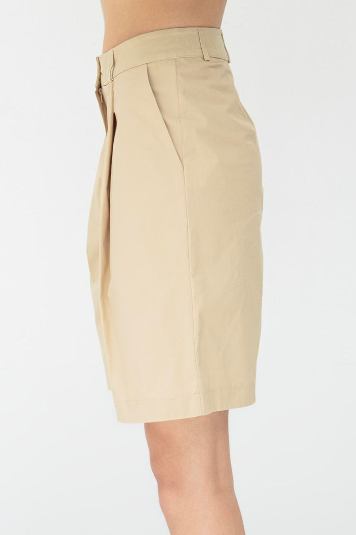 BSL Women Pleated Bermuda Shorts - Weißenfels