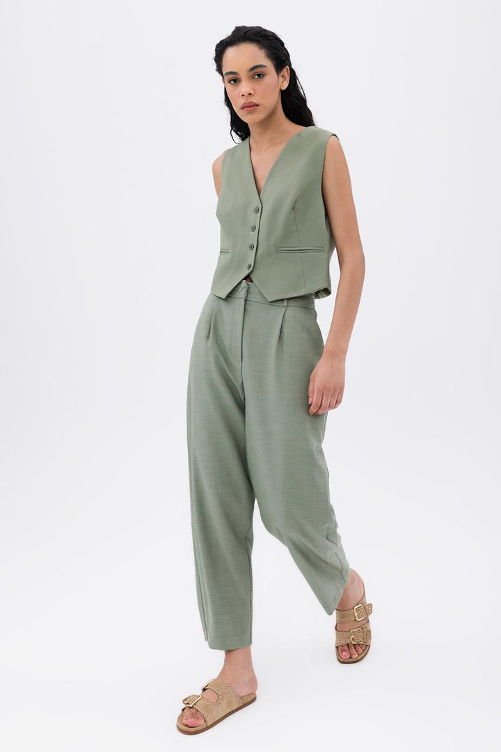 BSL Women Pleated Carrot Trousers - Keratsíni