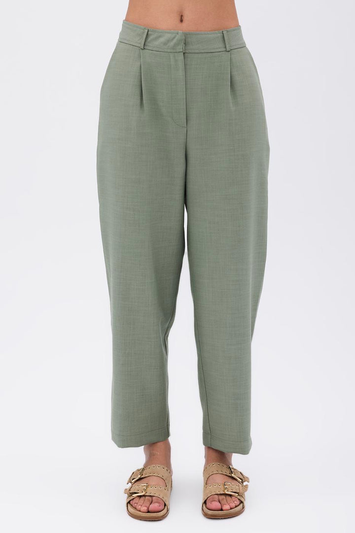 BSL Women Pleated Carrot Trousers - Keratsíni