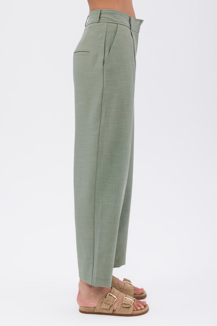 BSL Women Pleated Carrot Trousers - Keratsíni