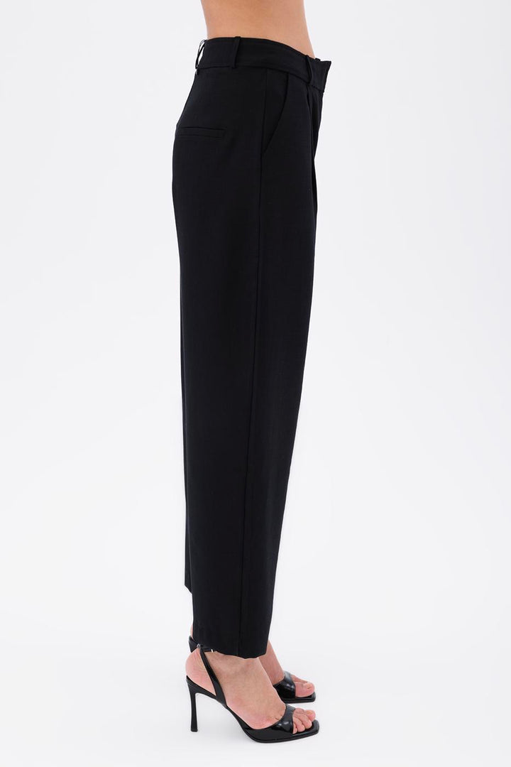 BSL Women Pleated Carrot Trousers - Tlalnepantla