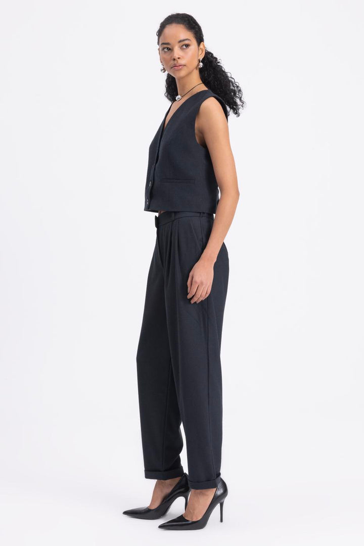 BSL Women Pleated Carrot Trousers - Sesimbra