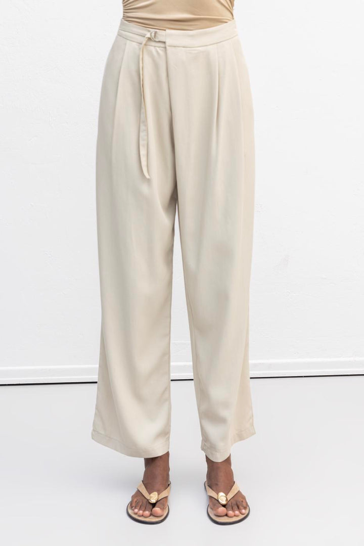 BSL Women Pleated Carrot Trousers - Rheine