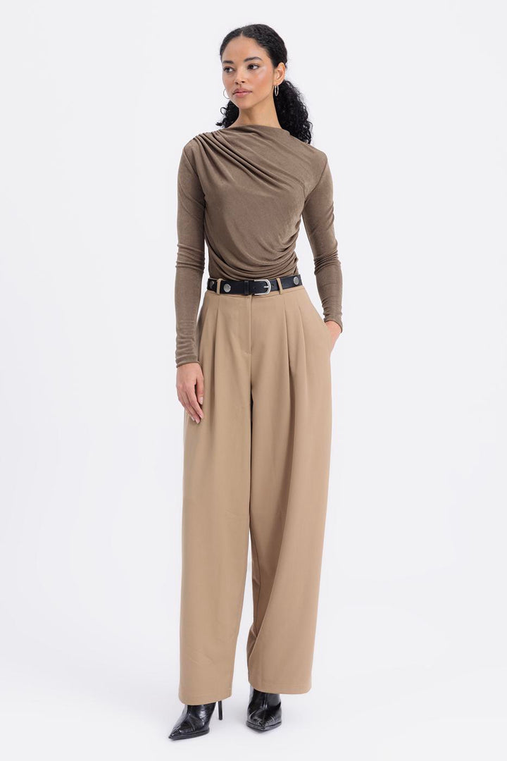 BSL Women Pleated Fabric Trousers - Mislata