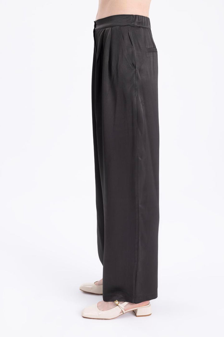 BSL Women Pleated Satin Pants - Mansfield