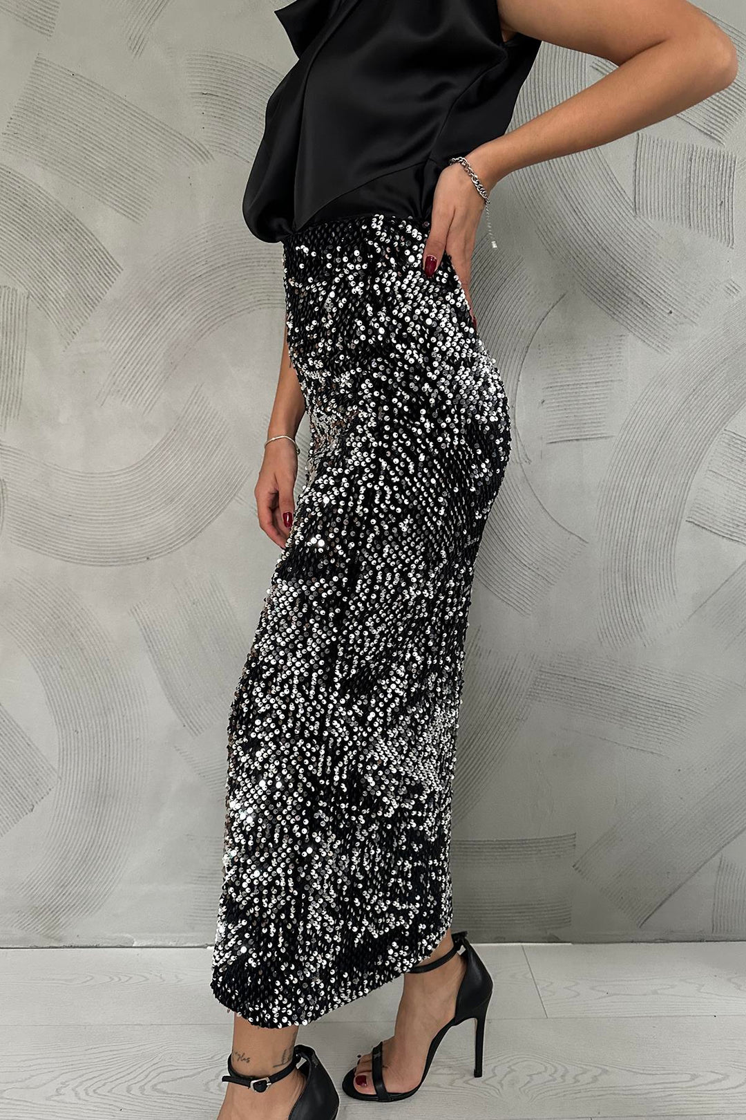 ELS Shiny Skirt with Sequins - Silver - Mountain View