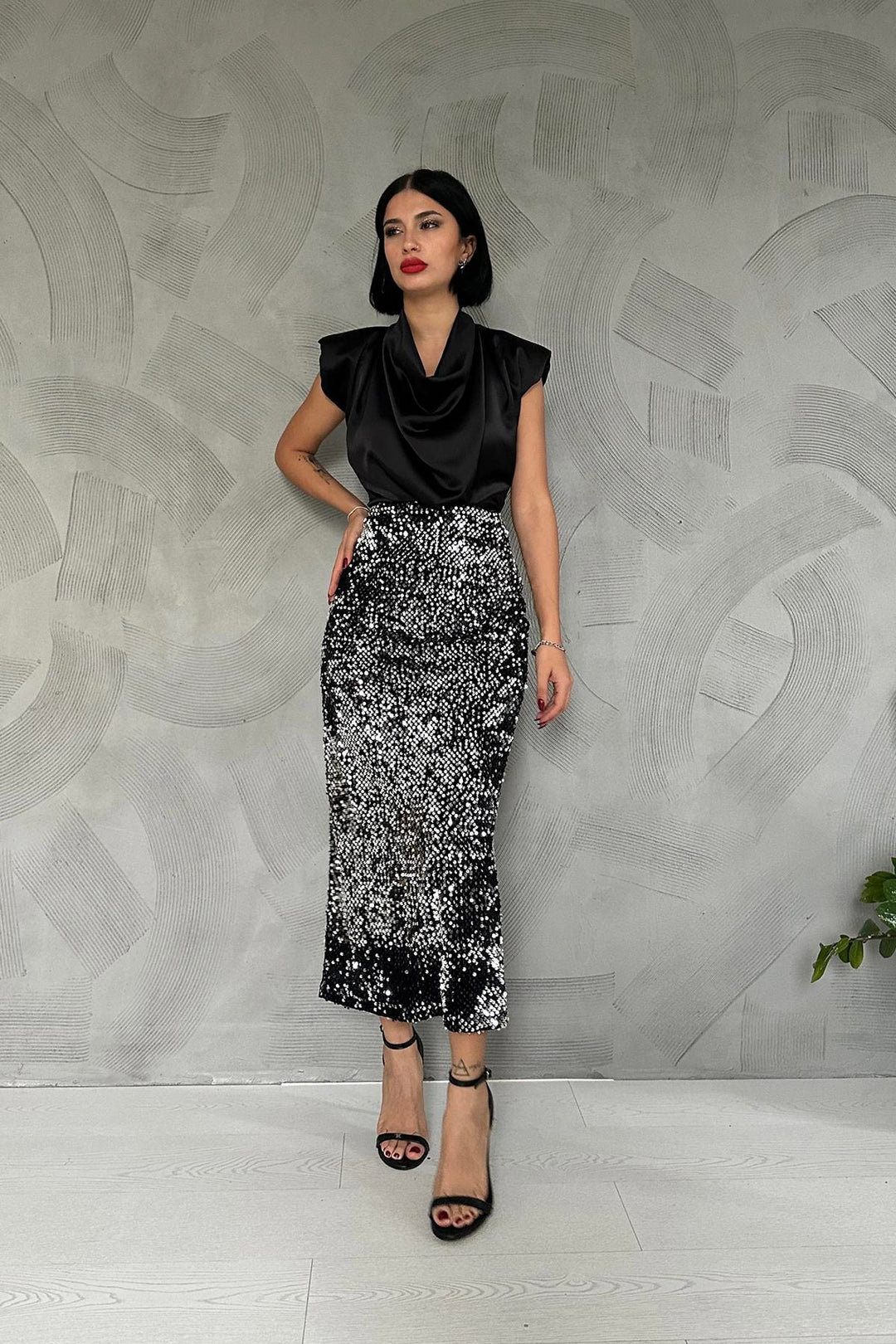 ELS Shiny Skirt with Sequins - Silver - Mountain View