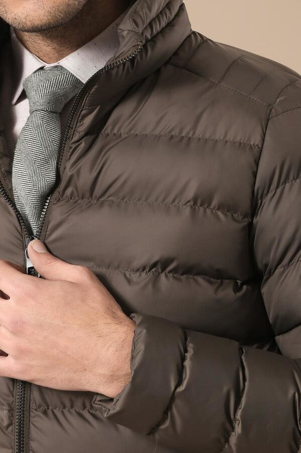 WSS Quilted Standing Collar 2 Pockets Short Khaki Men Down Coat  - Jette