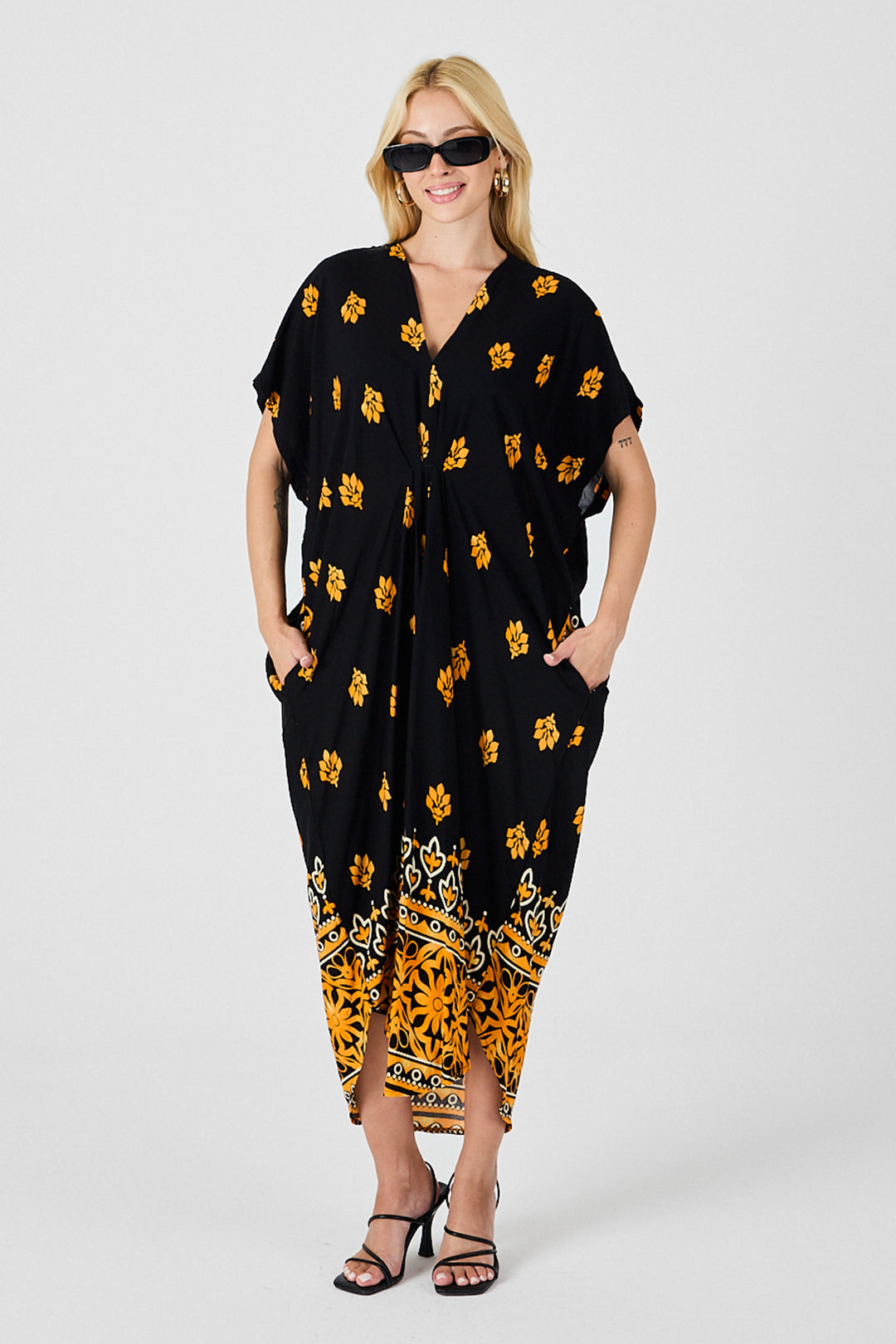 Yellow Patterned V-Neck Loose Fit Kaftan Dress BCVL-254024 - Martínez de la Torre