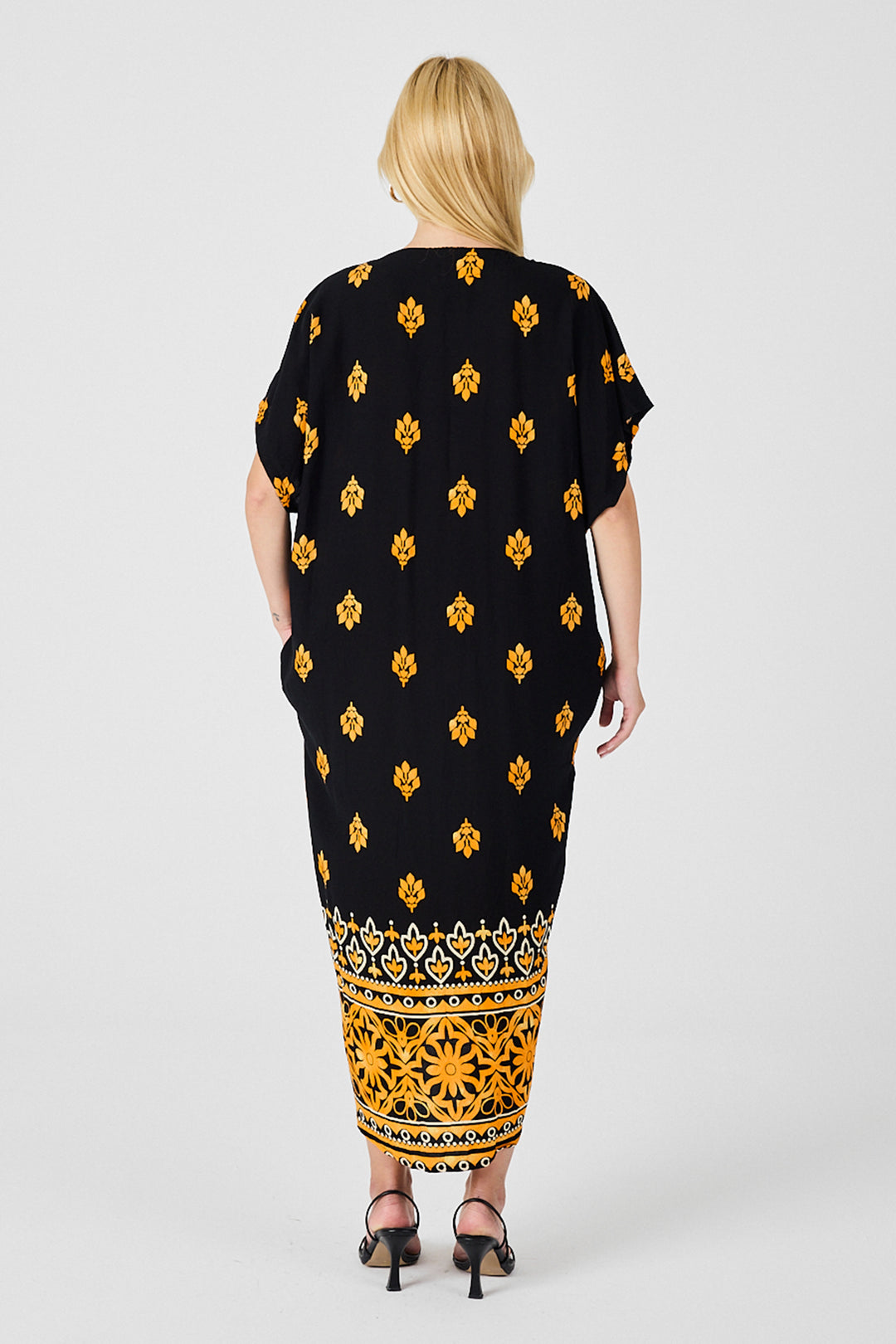 Yellow Patterned V-Neck Loose Fit Kaftan Dress BCVL-254024 - Martínez de la Torre